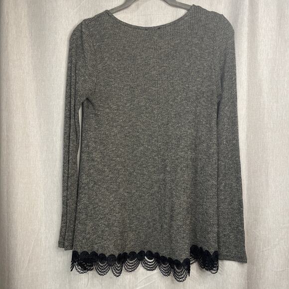 QUINN Pullover Sweater Women’s Medium Asymetric Lace Loose Stitch Long Sleeve - Picture 4 of 6